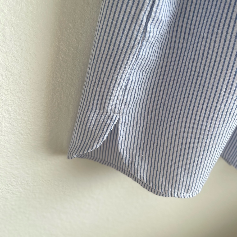Lands' End Women’s Light‎ Blue Pinstripe Casual Button-Down Shirt - Picture 7 of 12